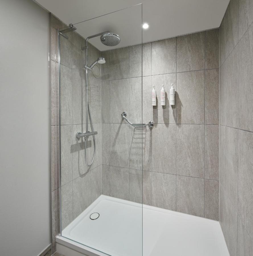 Delta Hotels By Marriott Cheshunt Broxbourne Exterior photo
